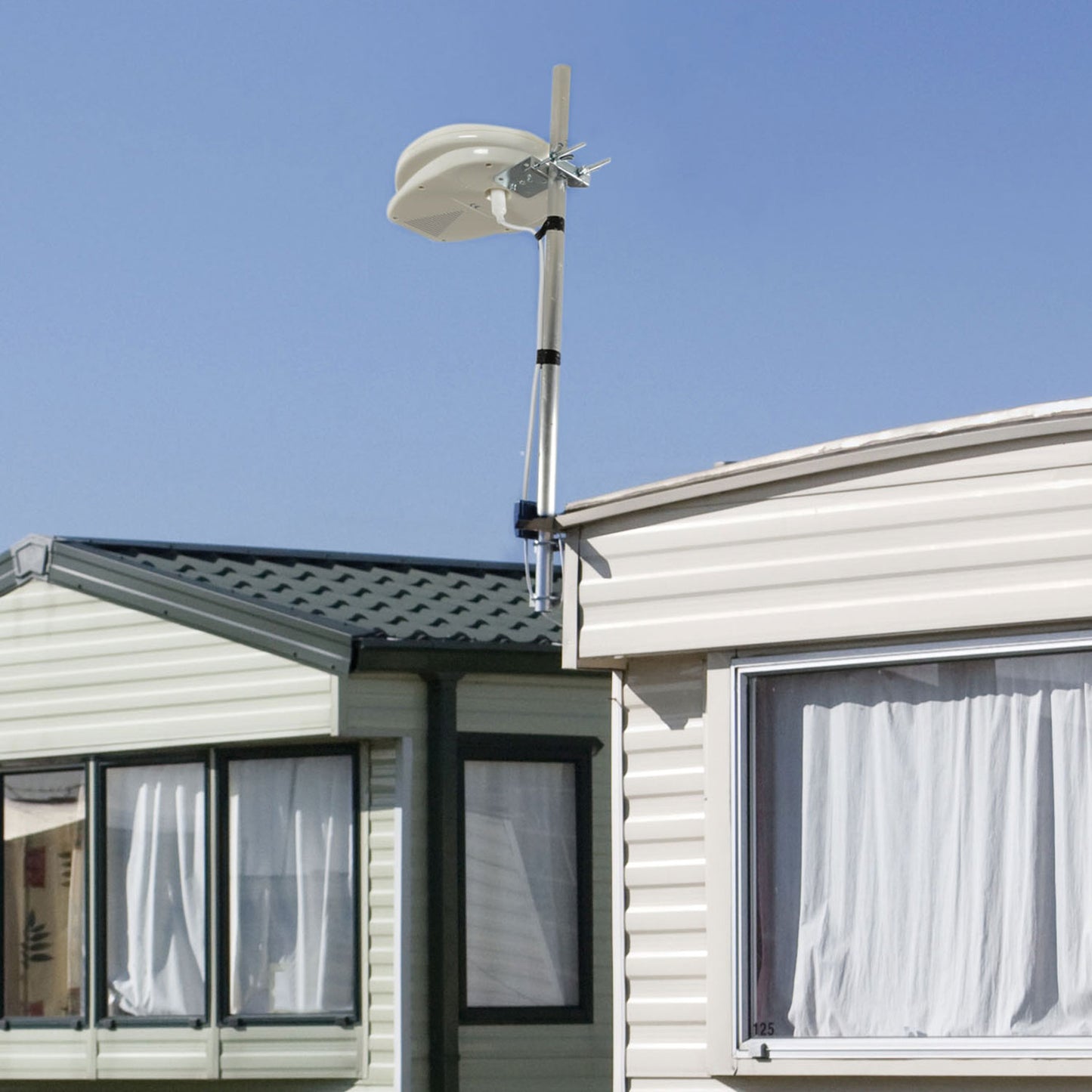 Mercury Outdoor Amplified HDTV Aerial for Caravans & Boats