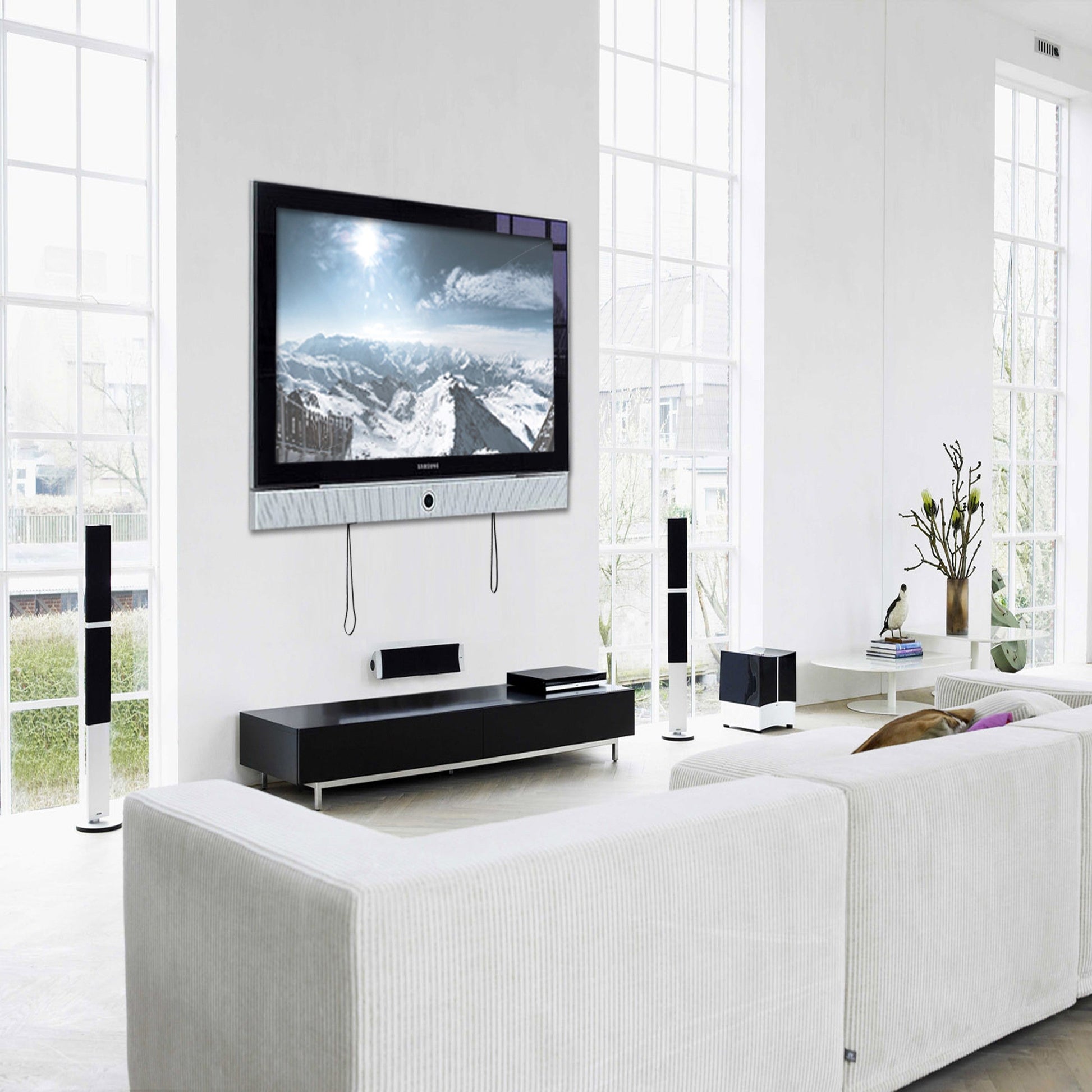 ProperAV Fixed 8° Tilt 37" - 75" Flat TV Wall Bracket (35kg Capacity / VESA Max. 600x400) - maplin.co.uk